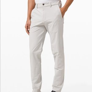 Size 31 Lululemon Men’s Commission Pant Slim 34”